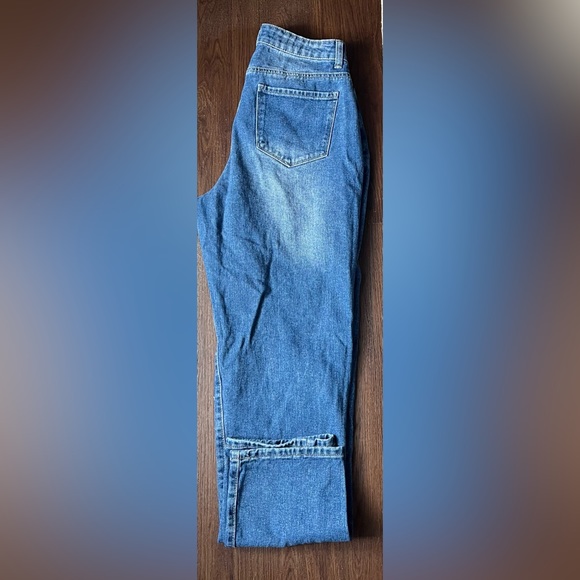 High Waisted Ripped Jeans - Picture 5 of 7